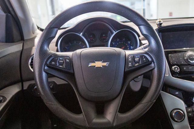 Photo of 2016 Silver Ice Metallic Chevrolet Cruze Limited