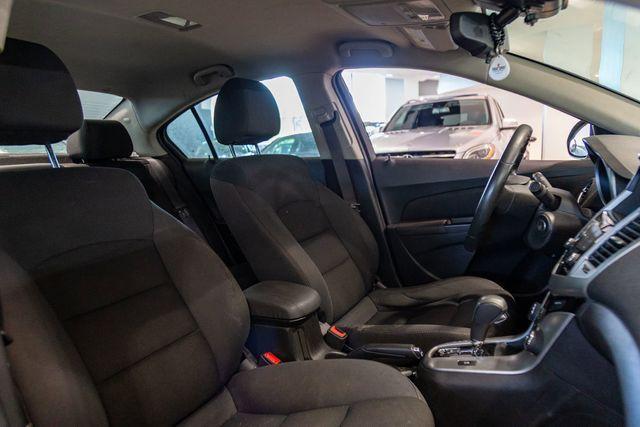 Photo of 2016 Silver Ice Metallic Chevrolet Cruze Limited