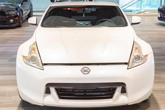 Photo of 2011 Pearl White Nissan 370Z