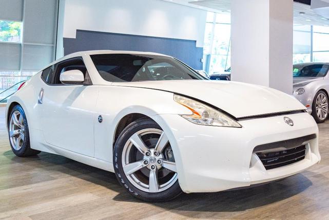Photo of 2011 Pearl White Nissan 370Z