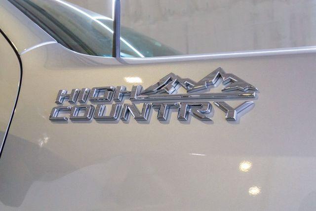 Photo of 2020 Silver Ice Metallic Chevrolet Silverado 3500