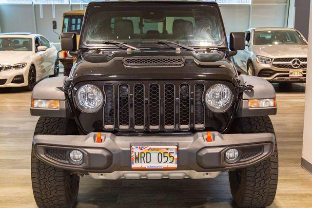 Photo of 2022 Black Clearcoat Jeep Gladiator
