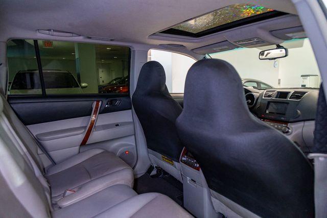 Photo of 2012 Classic Silver Metallic Toyota Highlander Hybrid