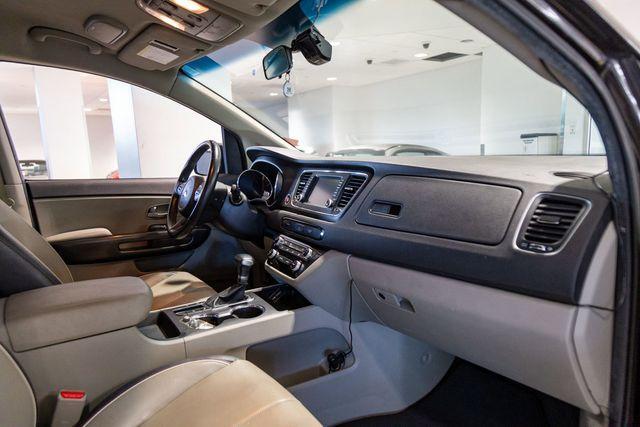 Photo of 2020 Metal Kia Sedona