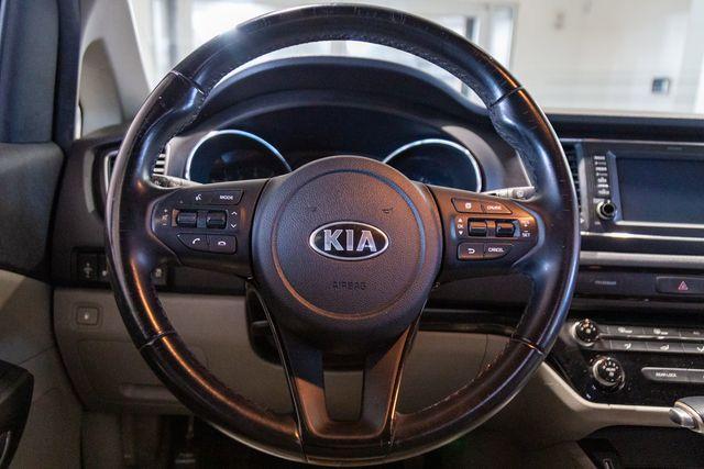 Photo of 2020 Metal Kia Sedona