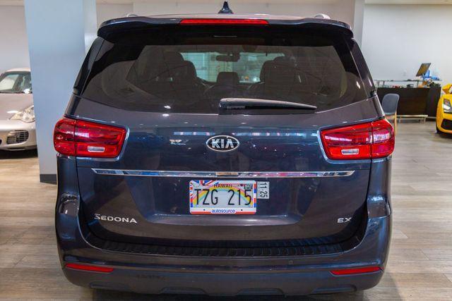 Photo of 2020 Metal Kia Sedona