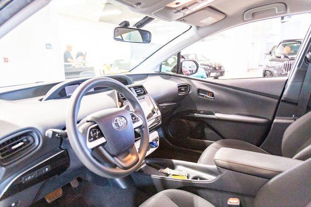 Photo of 2016 Magnetic Gray Metallic Toyota Prius
