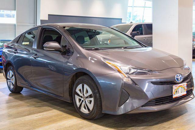 Photo of 2016 Magnetic Gray Metallic Toyota Prius