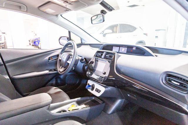 Photo of 2016 Magnetic Gray Metallic Toyota Prius