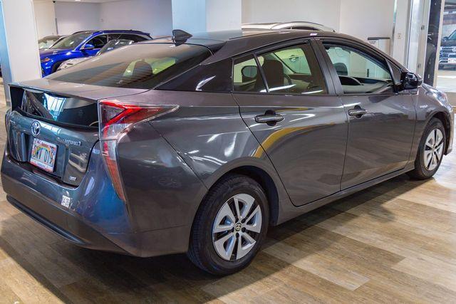 Photo of 2016 Magnetic Gray Metallic Toyota Prius