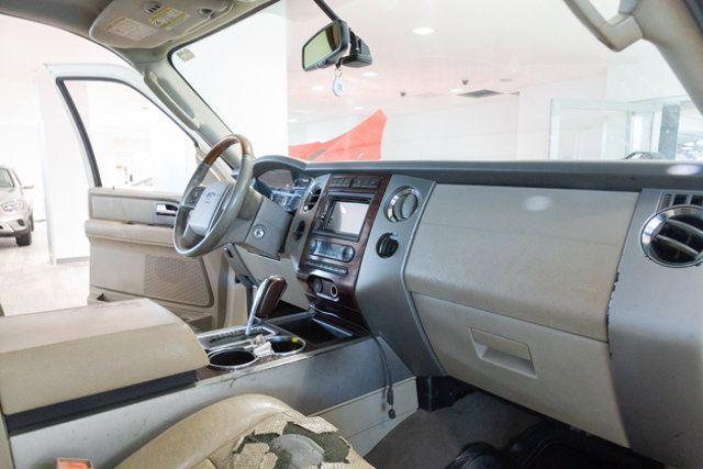 Photo of 2007 White Sand Metallic Ford Expedition
