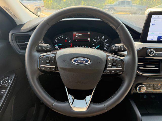 Photo of 2022 Atlas Blue Metallic Ford Escape