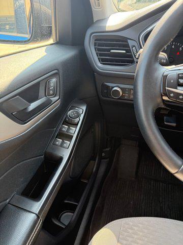 Photo of 2022 Atlas Blue Metallic Ford Escape