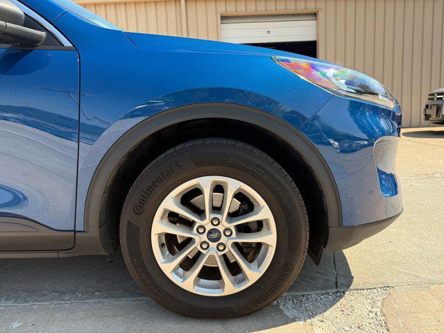 Photo of 2022 Atlas Blue Metallic Ford Escape