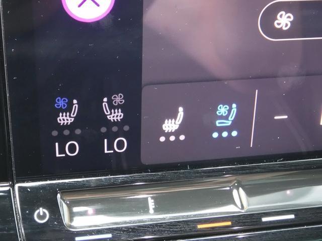 Photo of 2024 Deep Black Pearl Effect Volkswagen Atlas Cross Sport