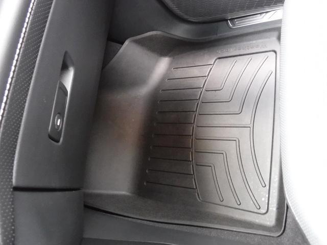 Photo of 2024 Deep Black Pearl Effect Volkswagen Atlas Cross Sport