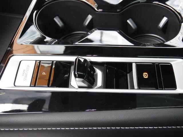 Photo of 2024 Deep Black Pearl Effect Volkswagen Atlas Cross Sport