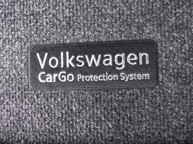 Photo of 2024 Deep Black Pearl Effect Volkswagen Atlas Cross Sport