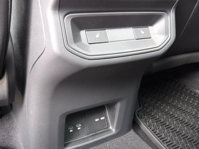 Photo of 2024 Deep Black Pearl Effect Volkswagen Atlas Cross Sport