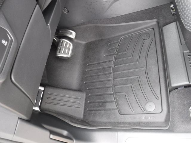 Photo of 2024 Deep Black Pearl Effect Volkswagen Atlas Cross Sport