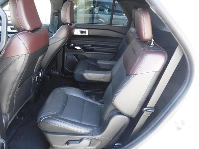 Photo of 2023 Star White Ford Explorer