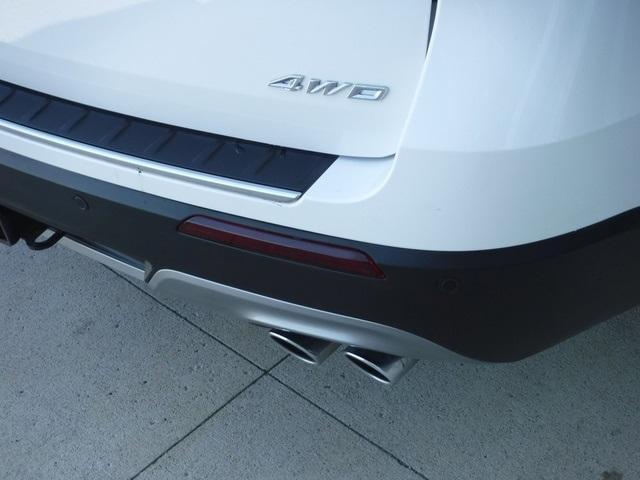 Photo of 2023 Star White Ford Explorer