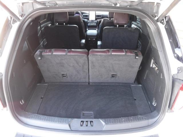 Photo of 2023 Star White Ford Explorer
