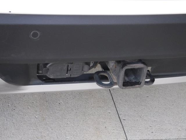 Photo of 2023 Star White Ford Explorer
