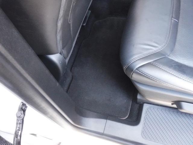 Photo of 2023 Star White Ford Explorer
