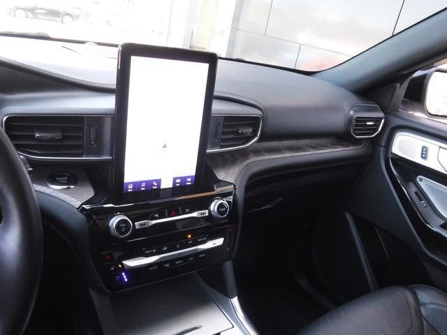 Photo of 2023 Star White Ford Explorer