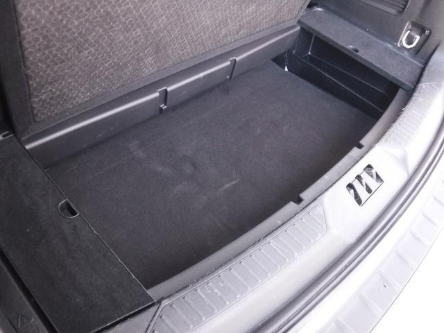 Photo of 2023 Star White Ford Explorer