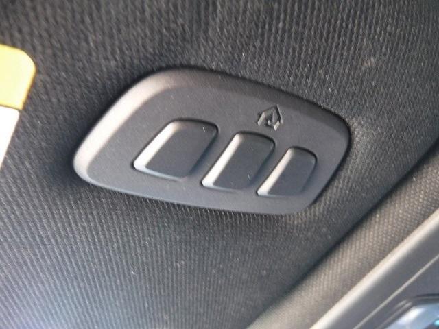 Photo of 2023 Star White Ford Explorer
