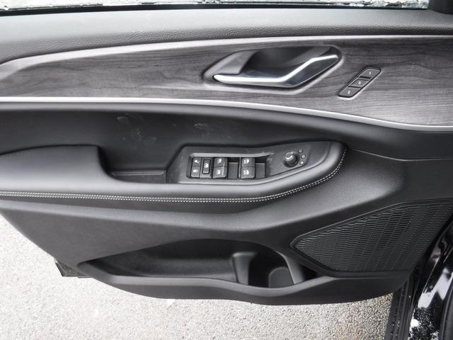 Photo of 2025 Diamond Black Jeep Grand Cherokee L