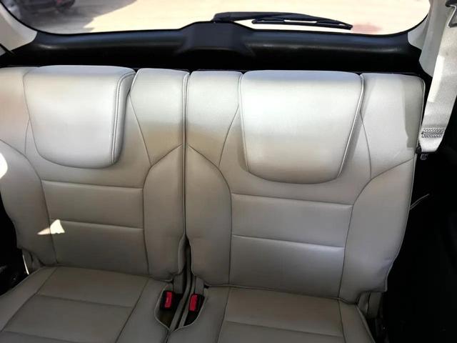 Photo of 2010 Pearl White Acura MDX