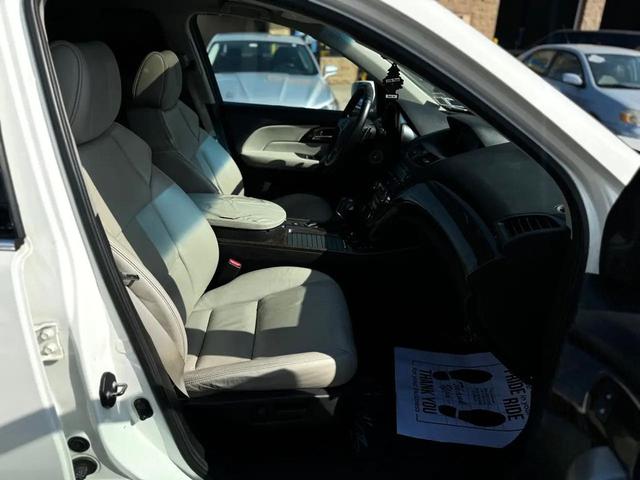Photo of 2010 Pearl White Acura MDX