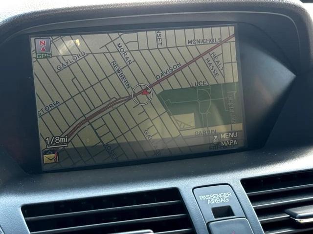 Photo of 2010 Pearl White Acura MDX