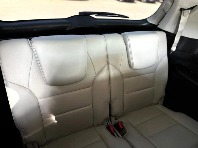 Photo of 2010 Pearl White Acura MDX