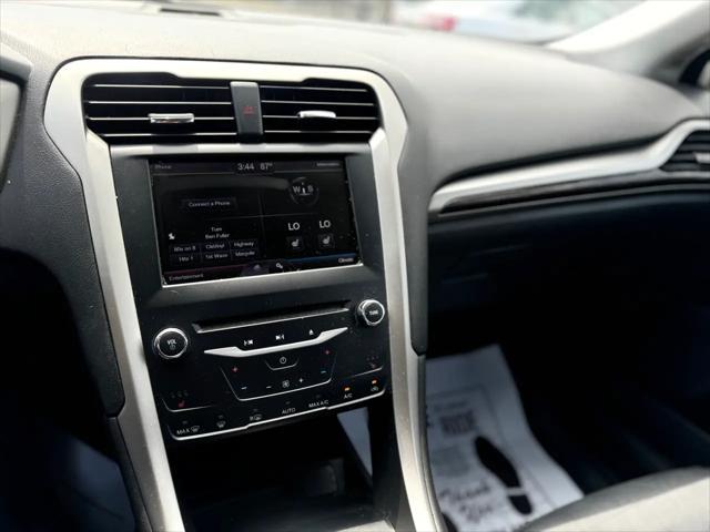 Photo of 2013 Ingot Silver Ford Fusion