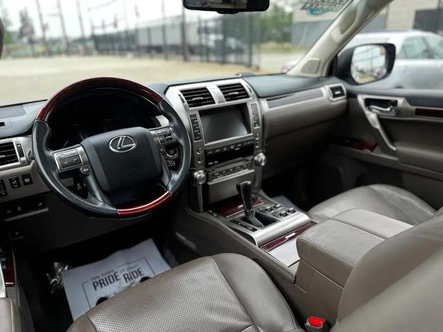 Photo of 2011 Gold Lexus GX 460