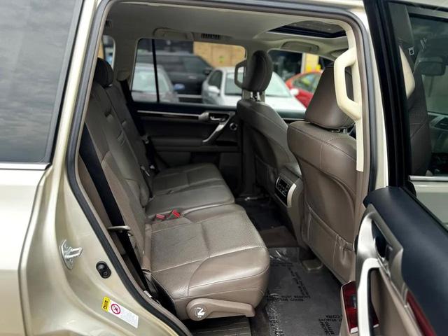 Photo of 2011 Gold Lexus GX 460