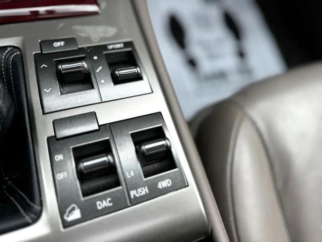 Photo of 2011 Gold Lexus GX 460
