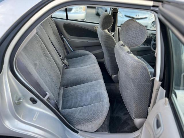 Photo of 2001 Silverstream Opalescent Toyota Corolla