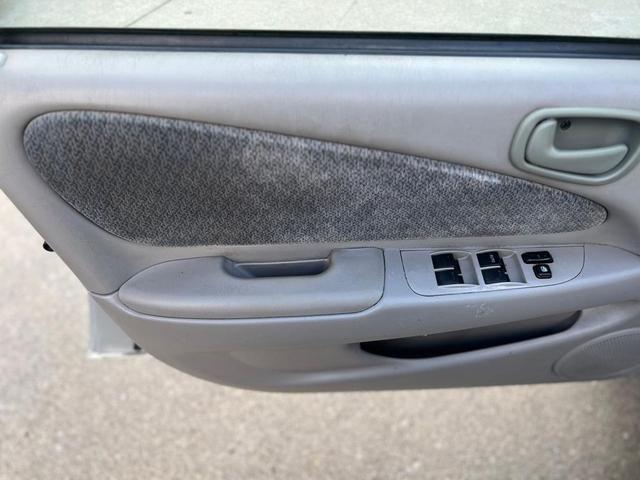 Photo of 2001 Silverstream Opalescent Toyota Corolla