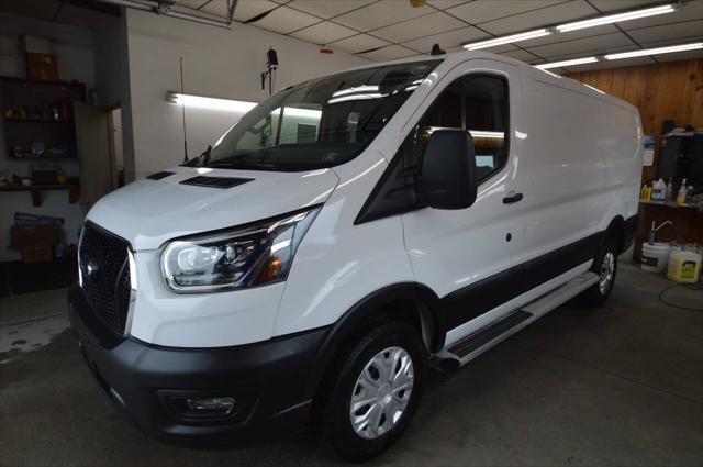 Photo of 2023 White Ford Transit-250