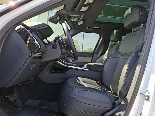 Photo of 2025 Fuji White Land Rover Range Rover Sport