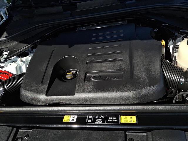 Photo of 2025 Fuji White Land Rover Range Rover Sport