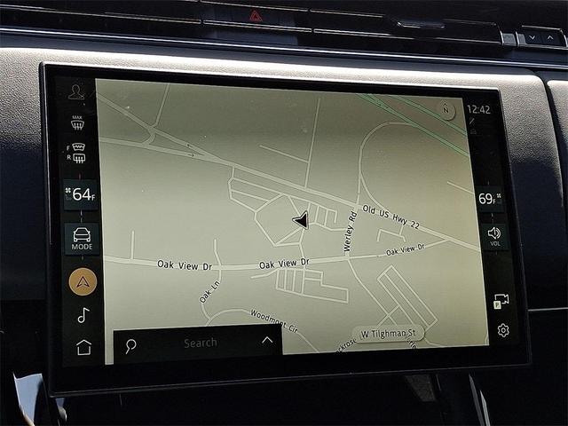 Photo of 2025 Fuji White Land Rover Range Rover Sport