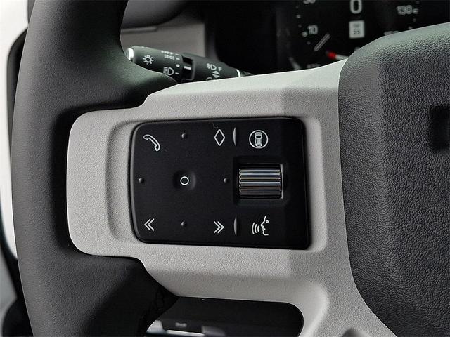 Photo of 2025 Fuji White Land Rover Defender