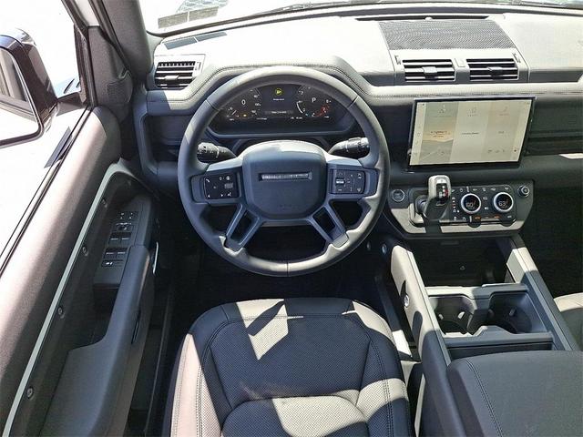 Photo of 2025 Fuji White Land Rover Defender