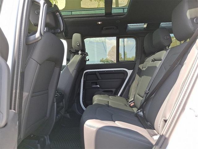 Photo of 2025 Fuji White Land Rover Defender